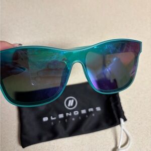Blenders Millenia sunglasses